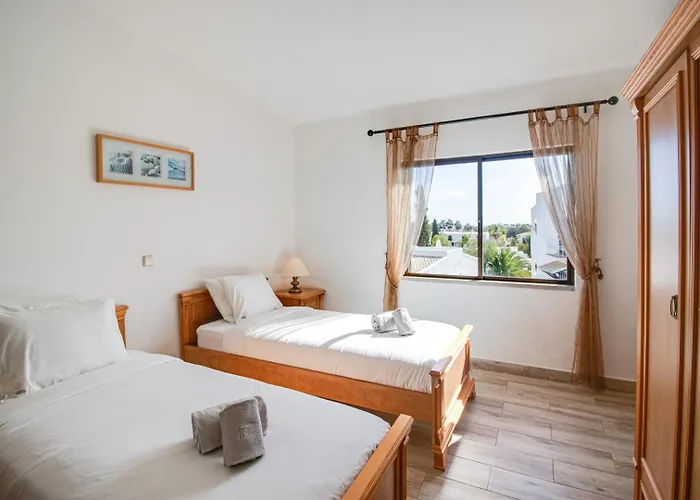 Welcoming Oasis 500m Ac Wi-fi Pool Balcony Διαμέρισμα