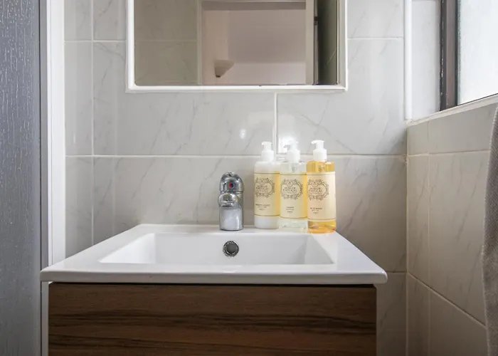 Διαμέρισμα Welcoming Oasis 500m Ac Wi-fi Pool Balcony *