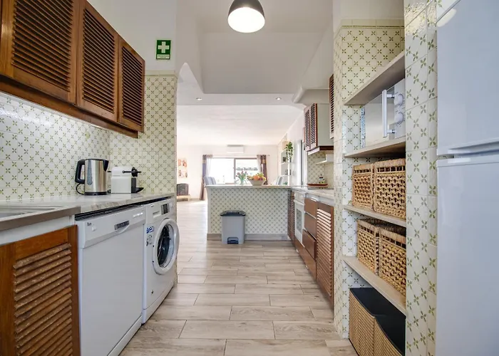 Διαμέρισμα Welcoming Oasis 500m Ac Wi-fi Pool Balcony Αλμπουφέιρα